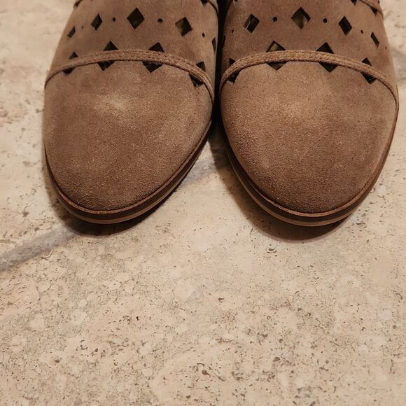 Michael Kors Women's "Uma" Tan Laser Cut Suede Boho Ankle Boots Booties Size 8.5 - Picture 4 of 11